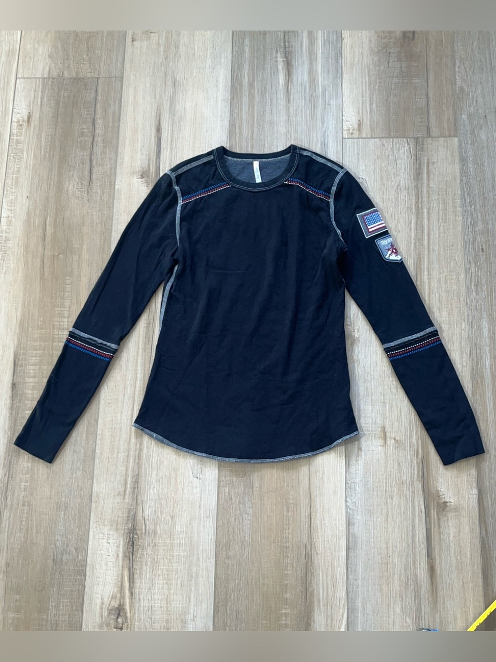 Alp-N-Rock Women’s USA Embroidered Crewneck Long Sleeve Too Size XS